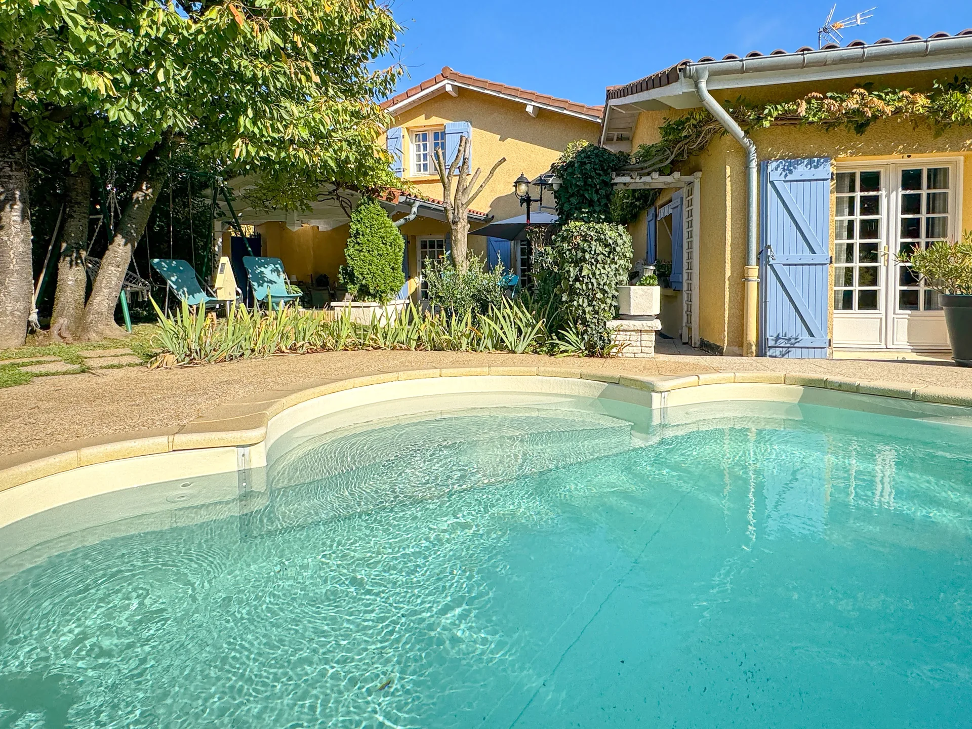 Maison avec piscine à vendre Genas Azieu, 5 pièces à vendre