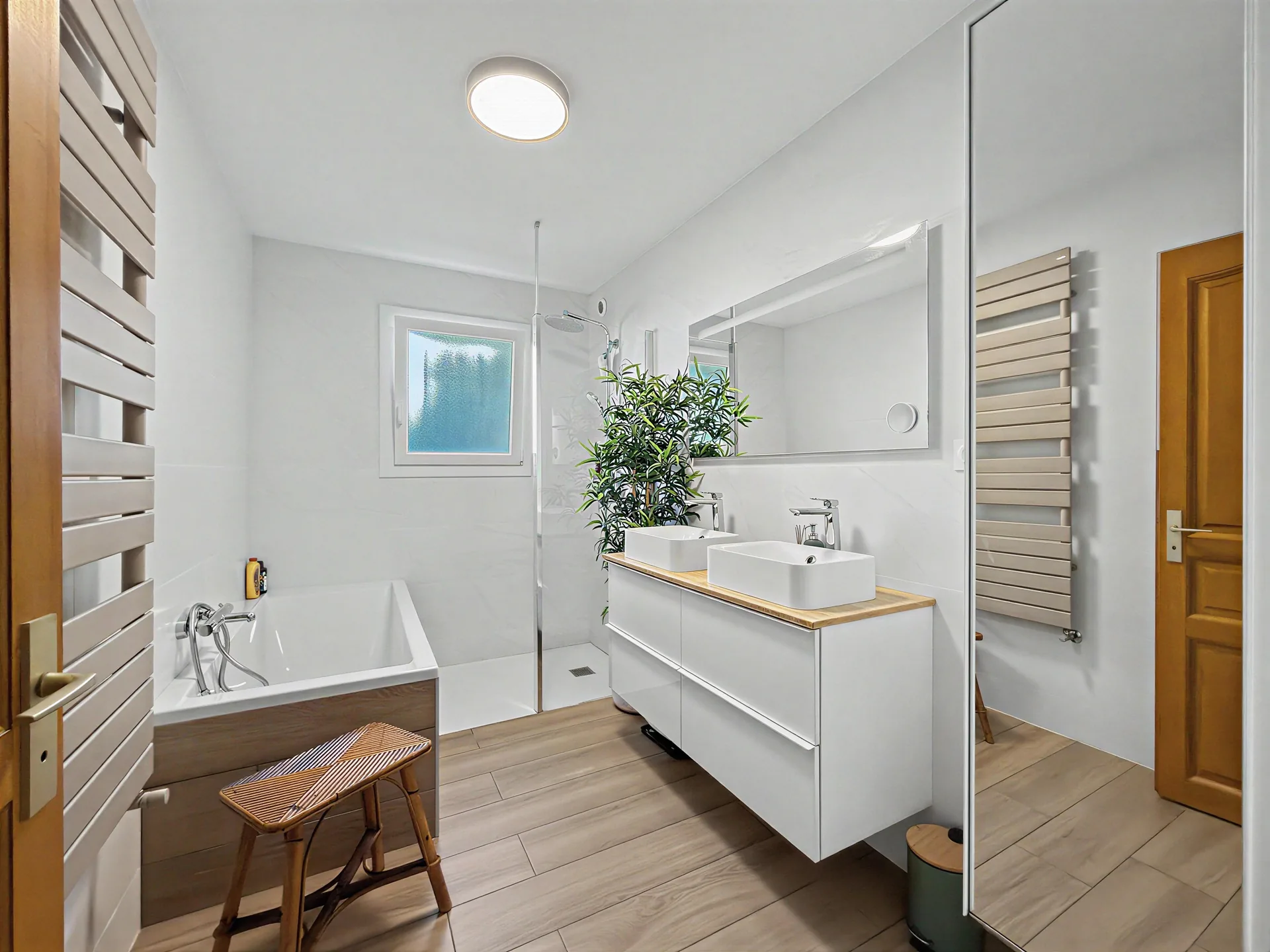 Salle de bain suite parentale au rez-de-chaussée