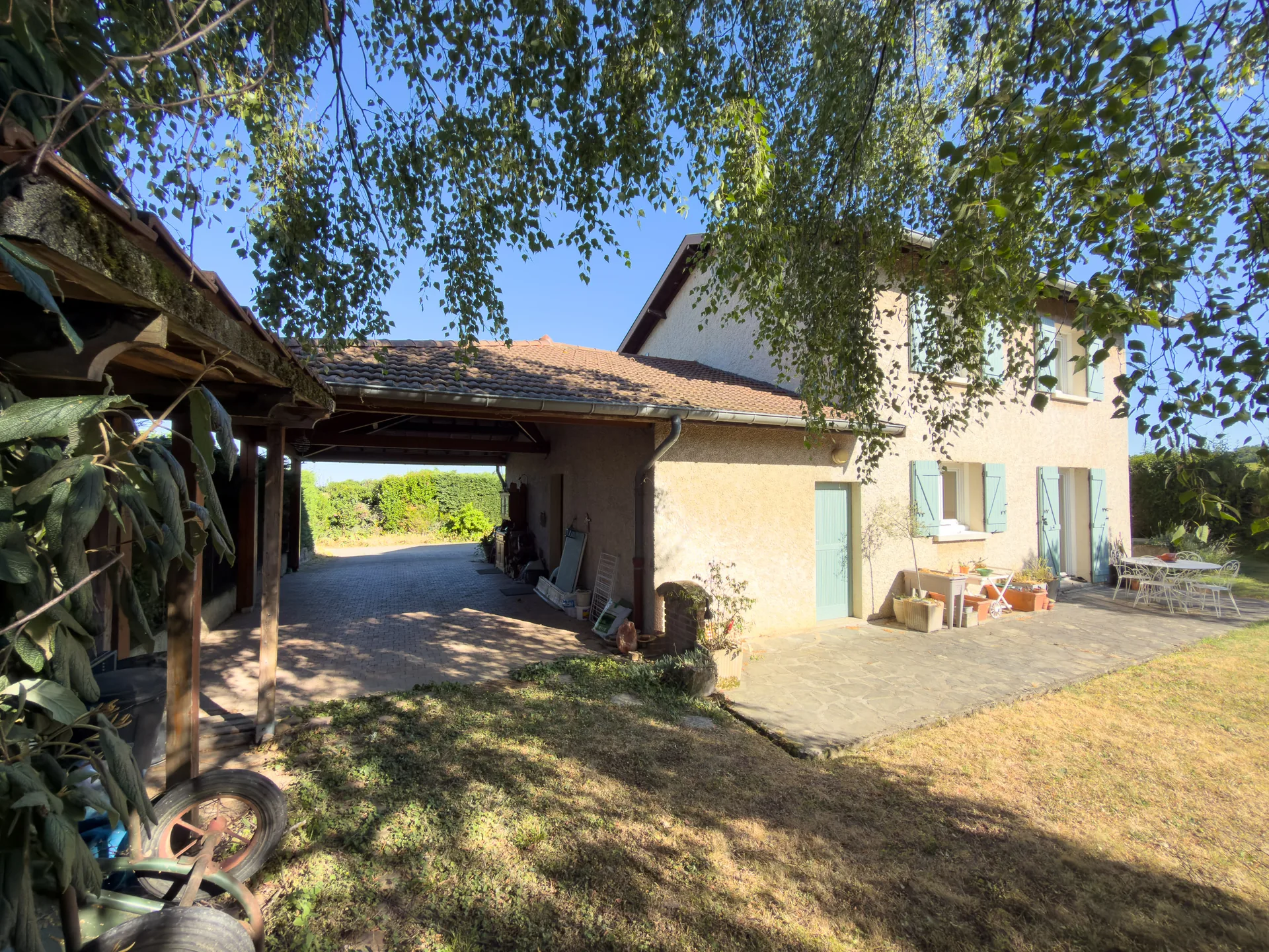 Façade Ouest avec Carport