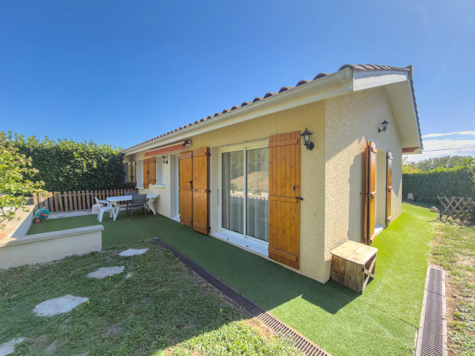 1 facades maison, 4 pièces à vendre