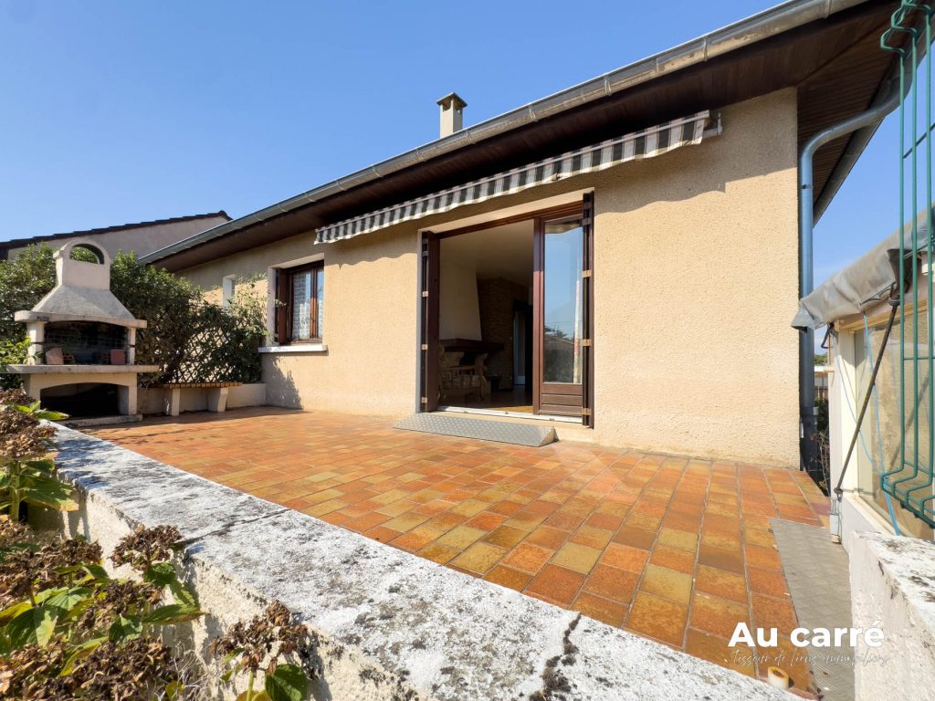 Maison à rénover sur grand sous sol Chassieu Tarentelles