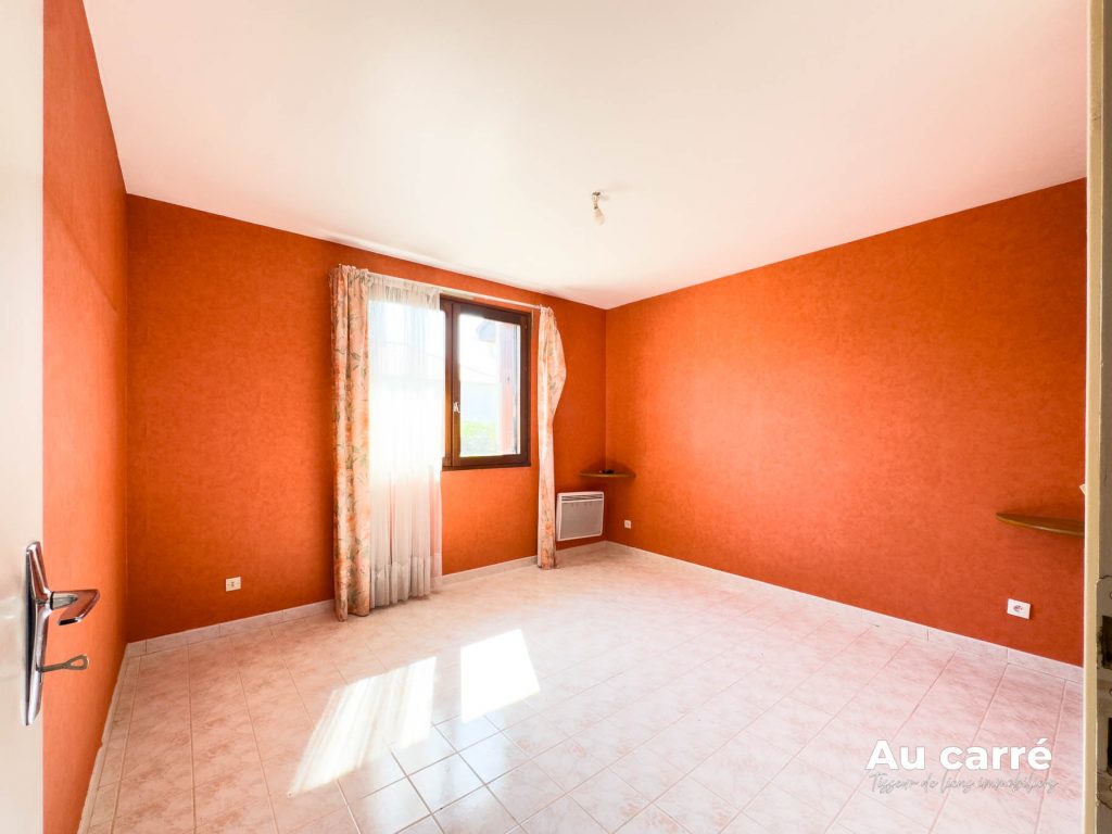 Maison à rénover sur grand sous sol Chassieu Tarentelles