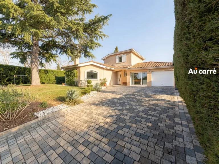 Maison avec piscine a vendre Genas Azieu